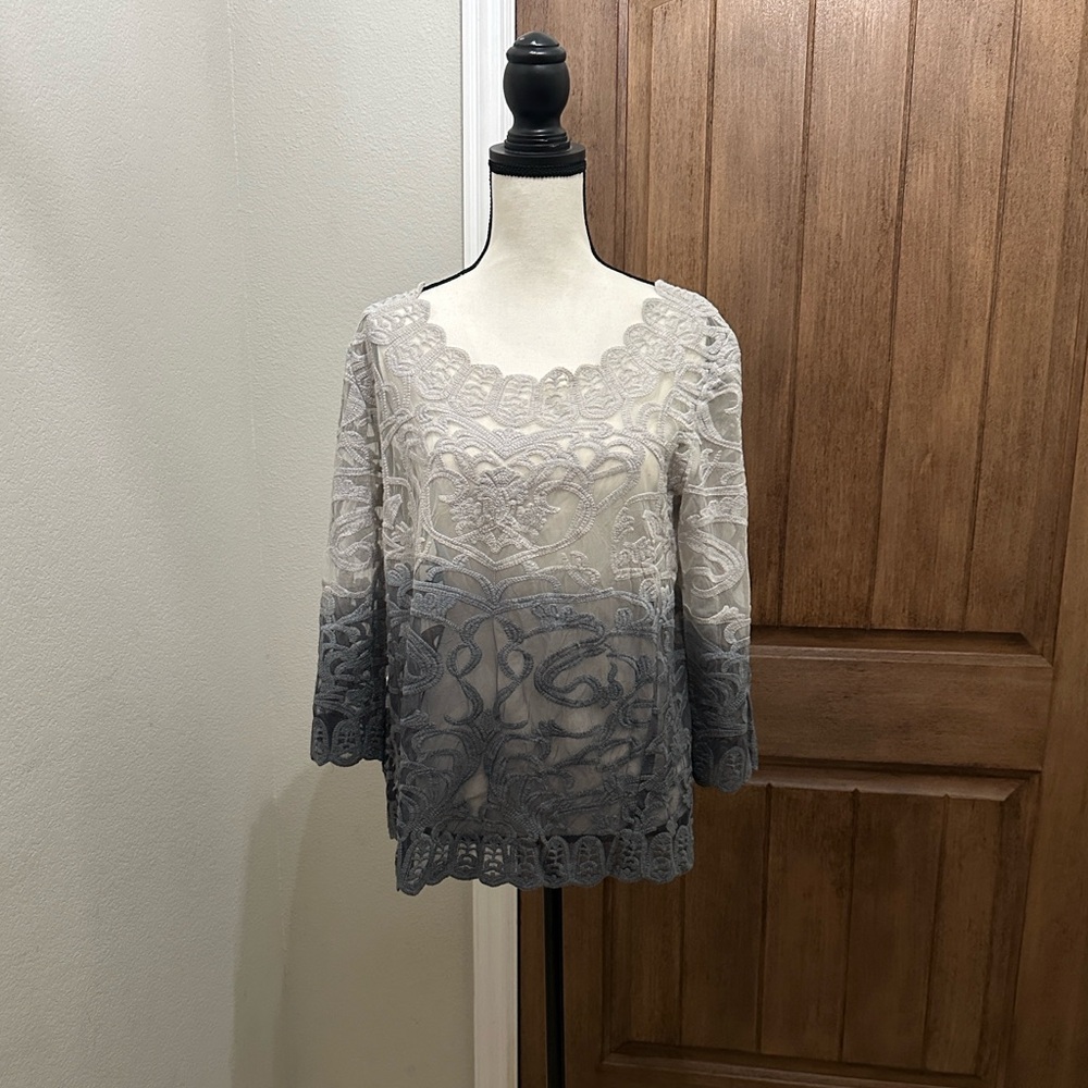 Anthropologie Meadow Rue - Caela Lace Ombre Blouse in Gray EUC